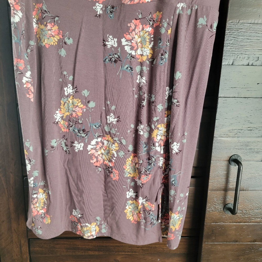 Maurice's knee-length skirt